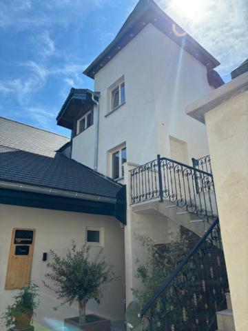 L'annexe du Château de Saint Genix Exterior foto